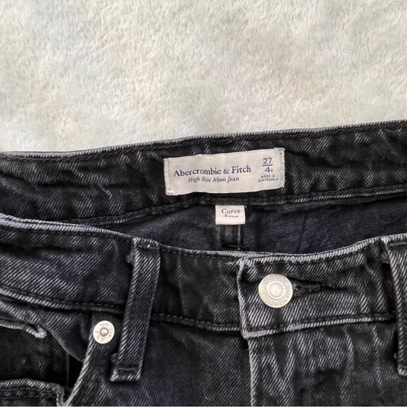 ABERCROMBIE & FITCH CURVE LOVE HIGH RISE MOM JEANS - Picture 4 of 9